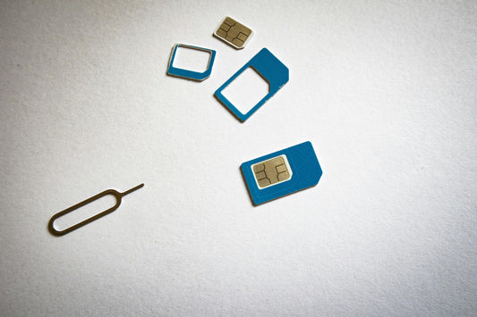 eSIM vs Carte SIM physique – Quelle est la meilleure option pour voyager en 2025 ?